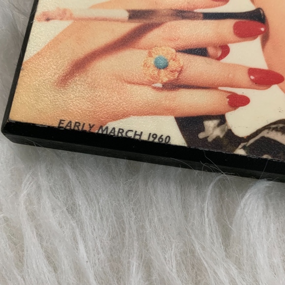 ❣️SOLD❣️Vintage 60's VOGUE magazine cover wall art - Picture 7 of 8